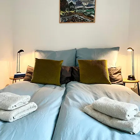 Apartment Modern Design 3-bedroom Appartement, Central, Beliebt *